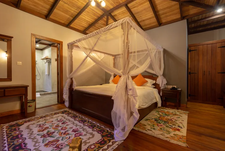 Chimpundu Lodge cottage bedroom