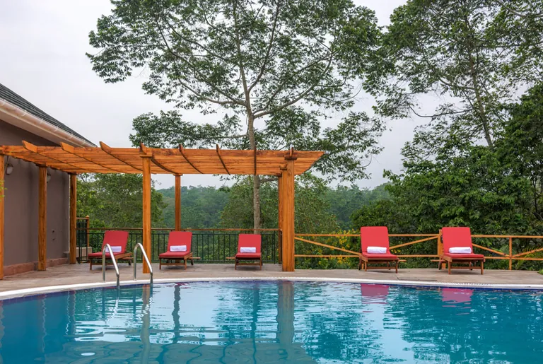 Chimpundu Lodge pool